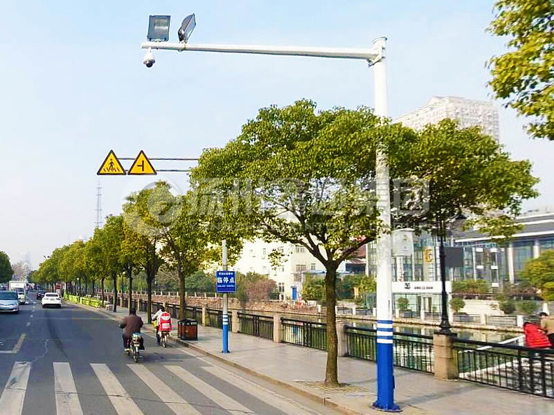 DJG-018，電子警察桿，治安監(jiān)控桿